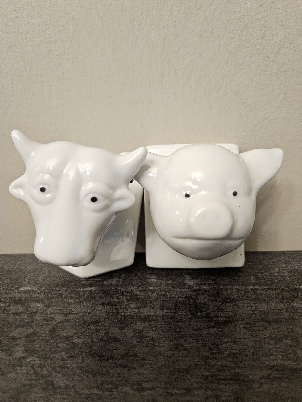 Vintage White 3D Ceramic Cow & Pig Wall Mounts- Set of 2 Farmhouse Apron Holders